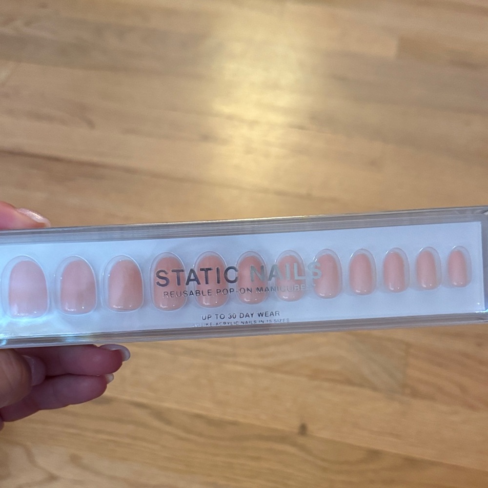 Static Nails Reusable Pop-On Manicure - Nude